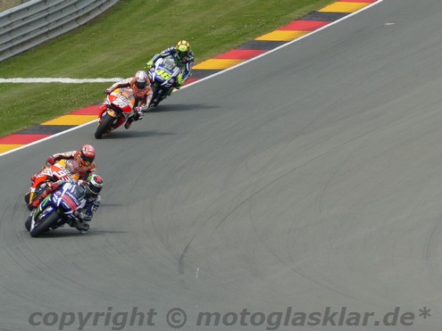 Jorge Lorenzo noch vor dem Verfolgerfeld, MotoGP 2015