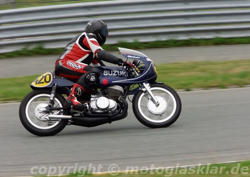 Rennmotorrad Youngtimer Suzuki