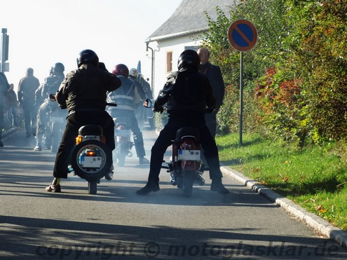 Zweitaktnebel am Eingang Herbsttreffen Augustusburg